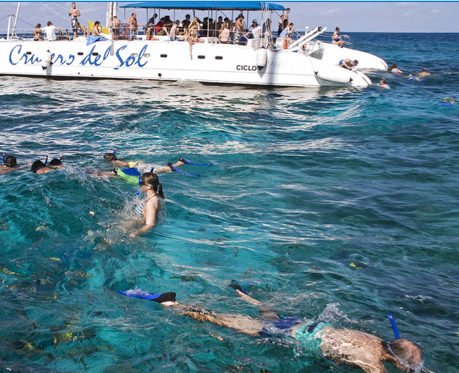 Catamaran cruise experience in Varadero