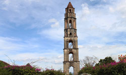 manaca-iznaga tower trinidad habana www.cubatoptravel.com